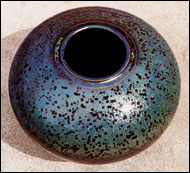 glaze 6713kaeg1, round vase